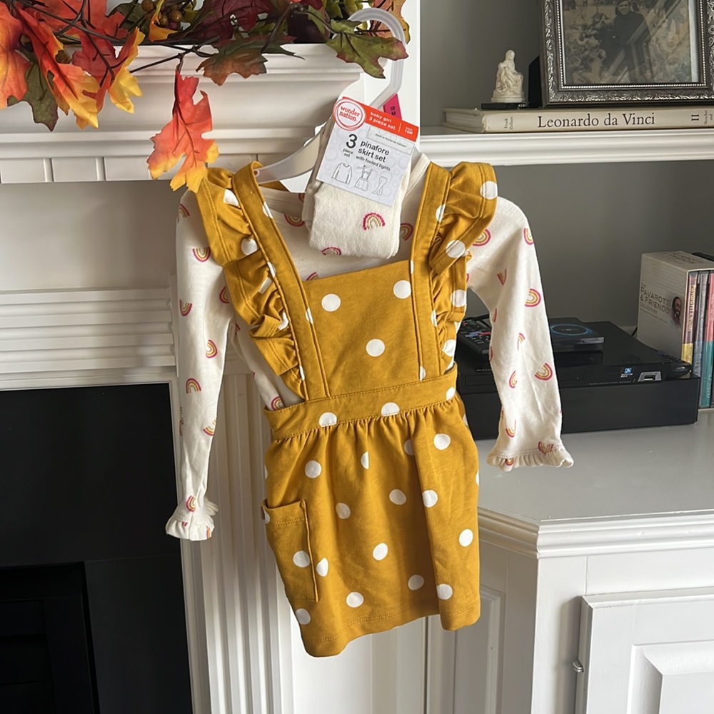 Bundle of girls sets - Picture 2 of 5